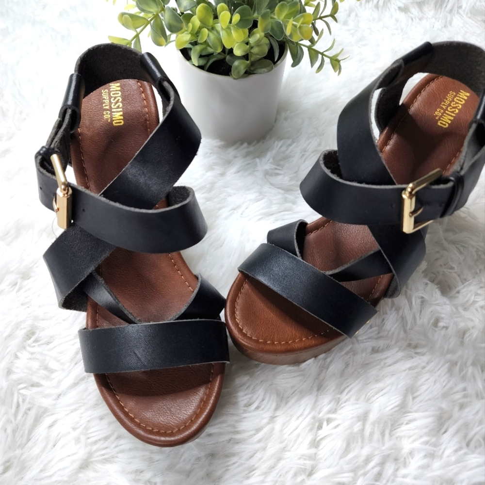 [504] Mossimo Wooden Heels
